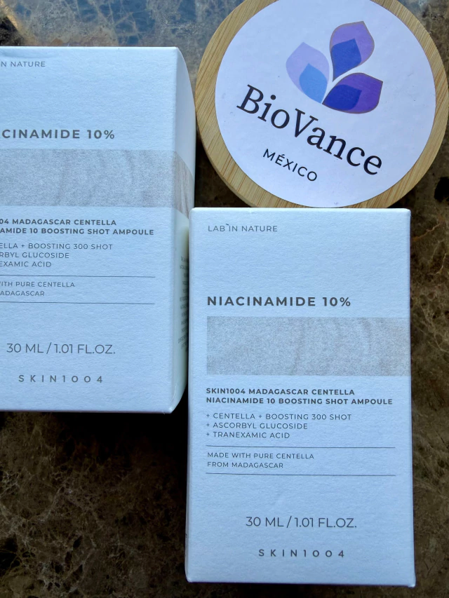 SKIN1004 Madagascar Centella Niacinamida 10% Ampoule Suero para Poros y Control de Sebo Iluminador 30 ml