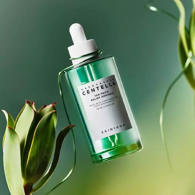 SKIN1004 Madagascar Centella Tea-Trica Ampoule Suero Antiacné con Centella y Árbol de Té 30 ml