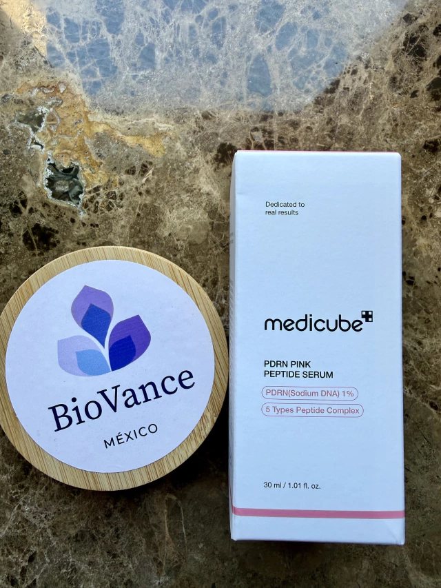 MEDICUBE PDRN Pink Peptide Serum Suero Antiedad Regenerador e Iluminador 30 ml